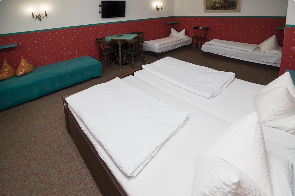 Hotel-Gasthof Zur Post Velburg Szoba fotó